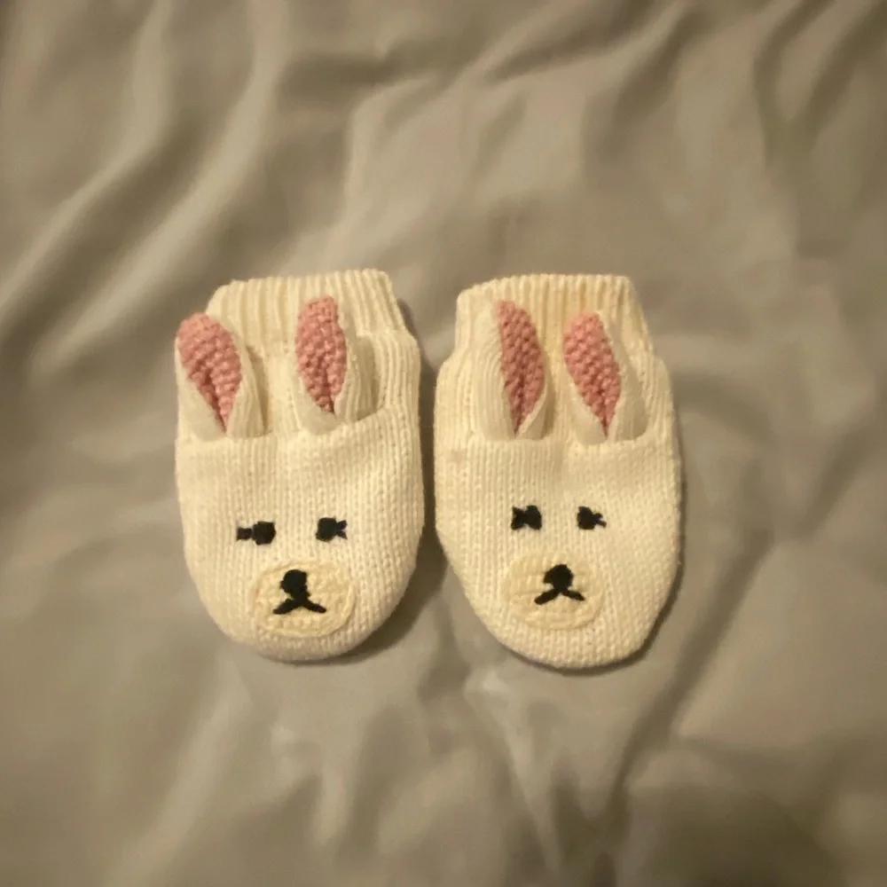 Baby gap bunny mittens 0-6 months